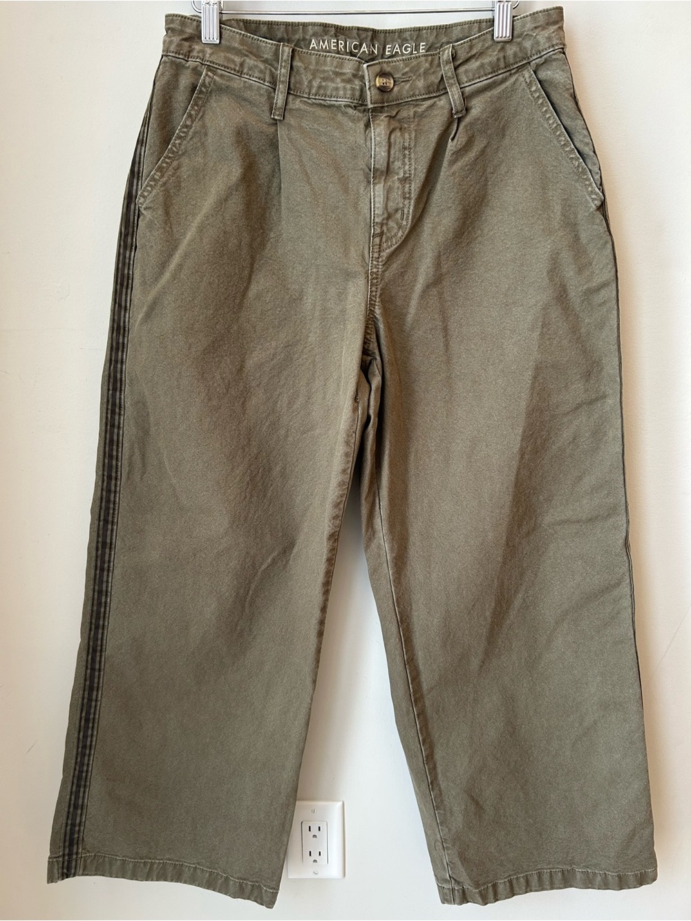 American Eagle Wide Leg Crop Pants Olive Stripe Side Panel Size 6 Gorpcore